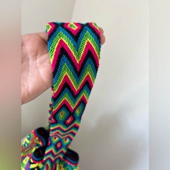 HANDMADE AUTHENTIC WAYUU COLUMBIAN BUCKET BAG - Picture 6 of 9